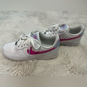 Air Force 1’s Blue/Pink US Women’s 8.5